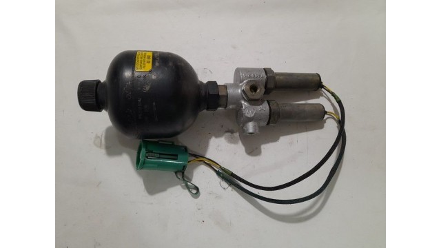 ABS SLS suspension Pump Accumulator Sphere With Pressure Switches