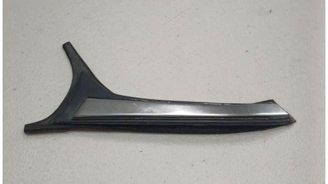 Rear Window Piller Chrome + Fixings Left Hand Rear Rear Window Piller Chrome + Fixings Left Hand Rear