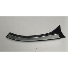 Rear Window Piller Chrome + Fixings Right Hand Rear