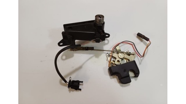 Trunk / Boot Latch Assembly (No Key)