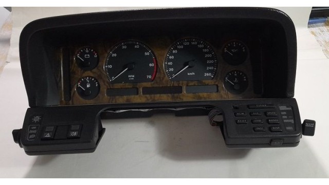 Instrument Cluster & Surround (Analogue)  